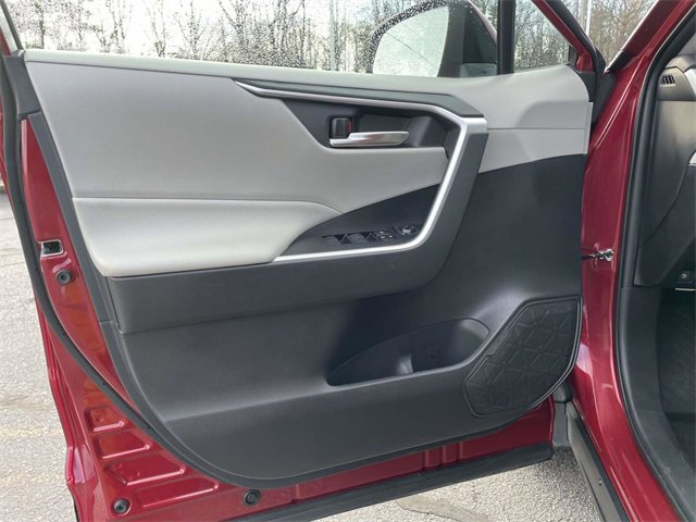 Used 2021 Toyota RAV4 XLE w/ XLE Grade Weather Package image 17