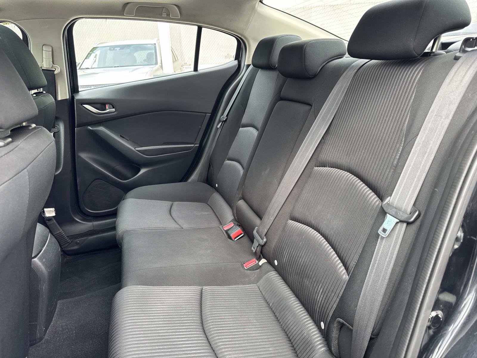 Used 2016 MAZDA MAZDA3 i Touring FWD image 12
