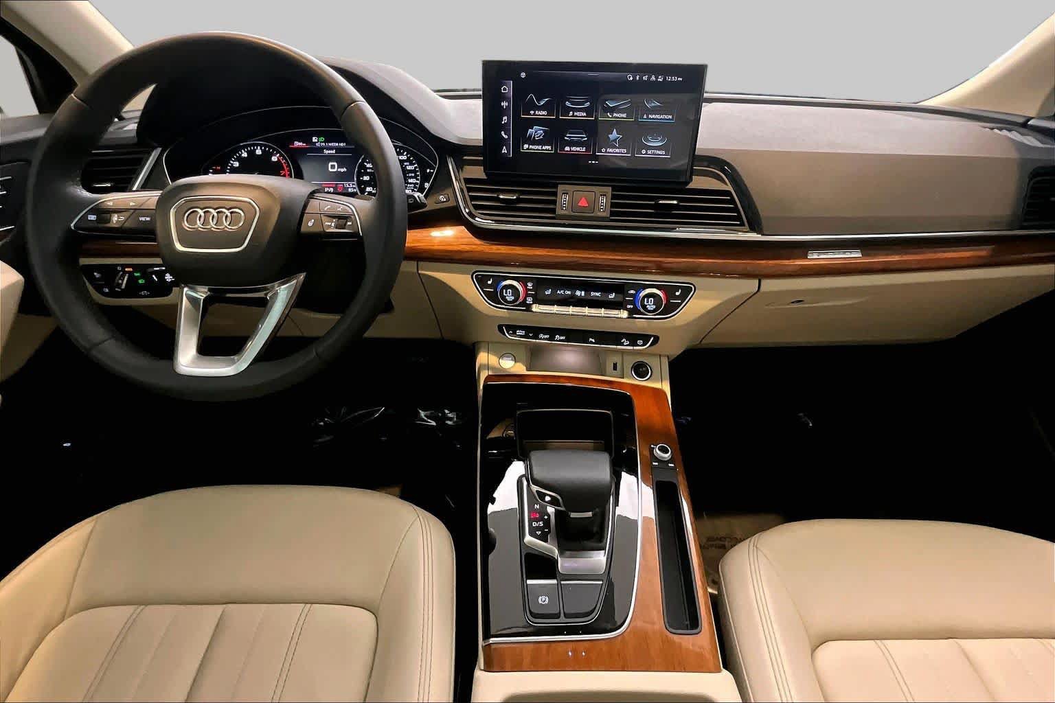 Used 2023 Audi Q5 2.0T Premium w/ Convenience Package AWD/4WD image 16
