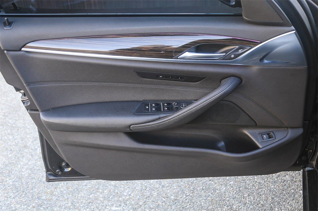 Used 2019 BMW 530i xDrive w/ Convenience Package image 19