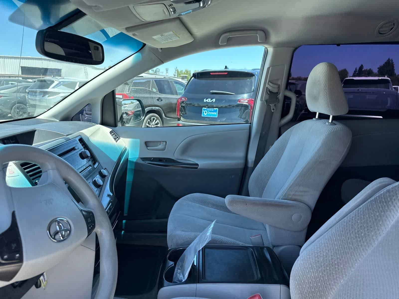 Used 2012 Toyota Sienna LE FWD image 19