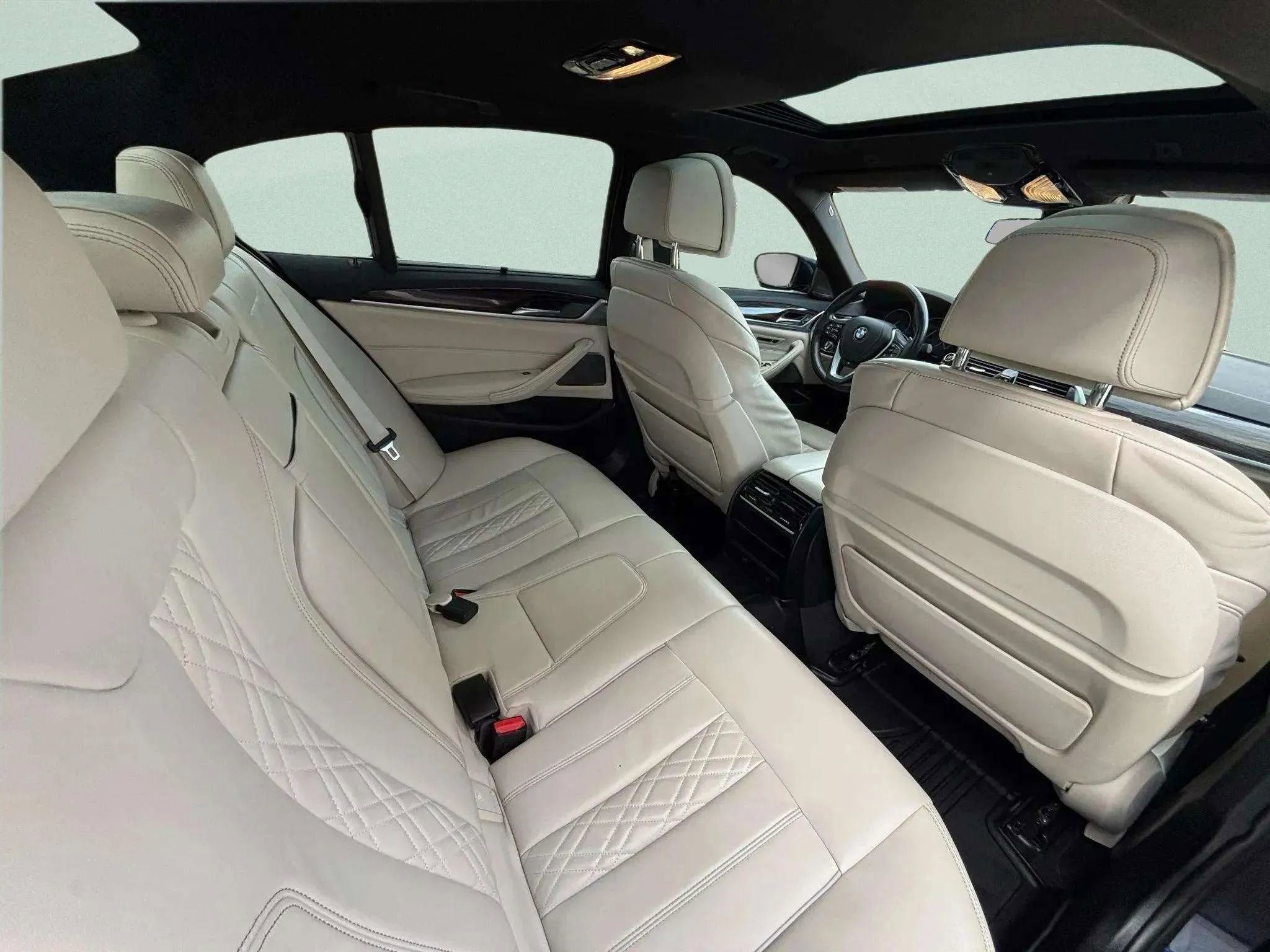 Used 2019 BMW 540i w/ Premium Package image 16