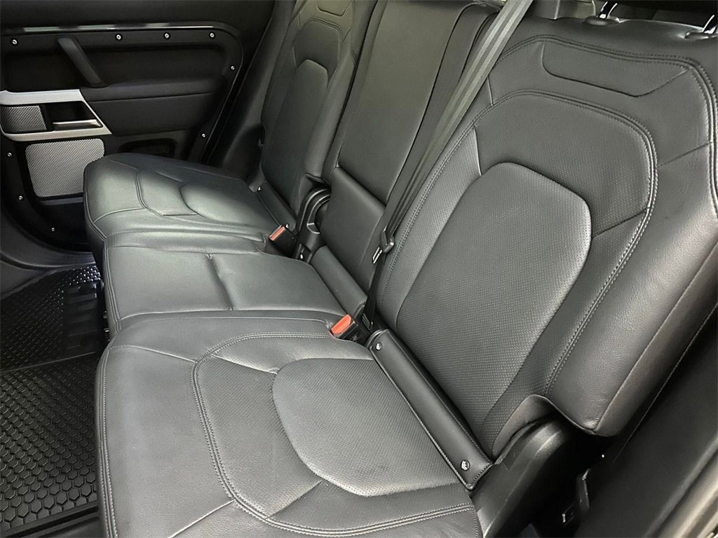 Used 2024 Land Rover Defender 130 S image 29