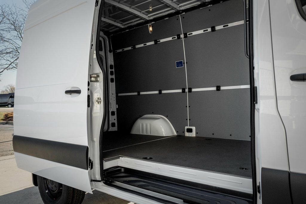 Used 2026 Mercedes-Benz Sprinter 2500 image 10