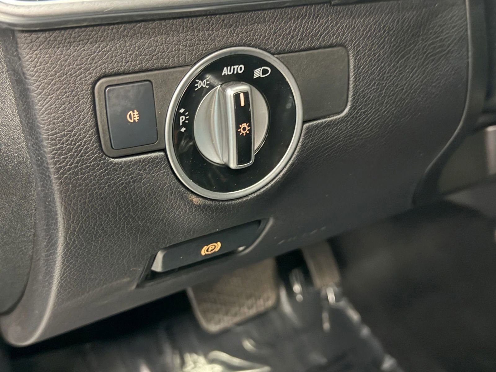 Used 2017 Mercedes-Benz GLS 450 4MATIC w/ Premium Package image 25