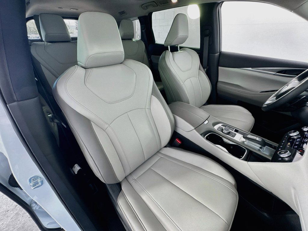 Certified 2027 INFINITI QX60 Luxe w/ Cargo Package FWD image 31