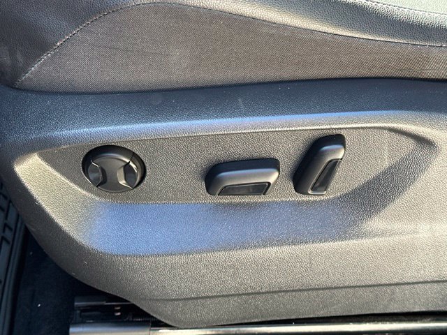 Used 2018 Volkswagen Tiguan SEL AWD/4WD image 41