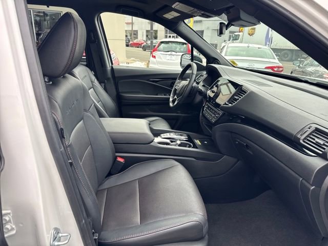 Used 2025 Honda Passport Black Edition image 20