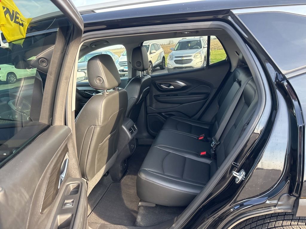 Used 2024 GMC Terrain SLT AWD/4WD image 24