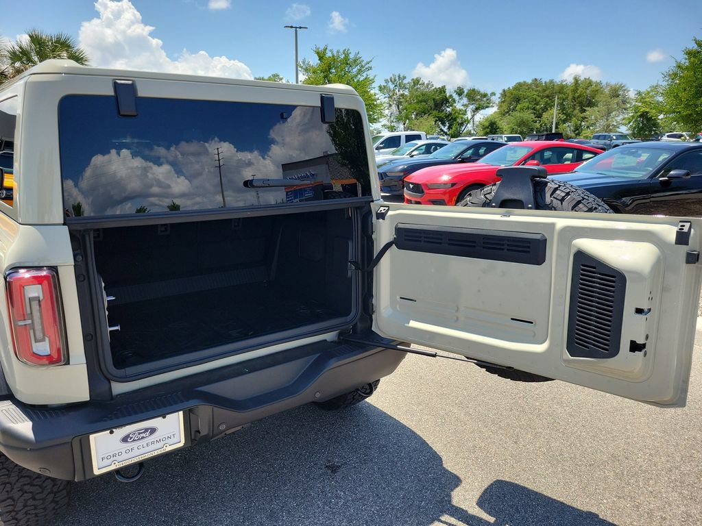 Used 2025 Ford Bronco Badlands AWD/4WD image 9
