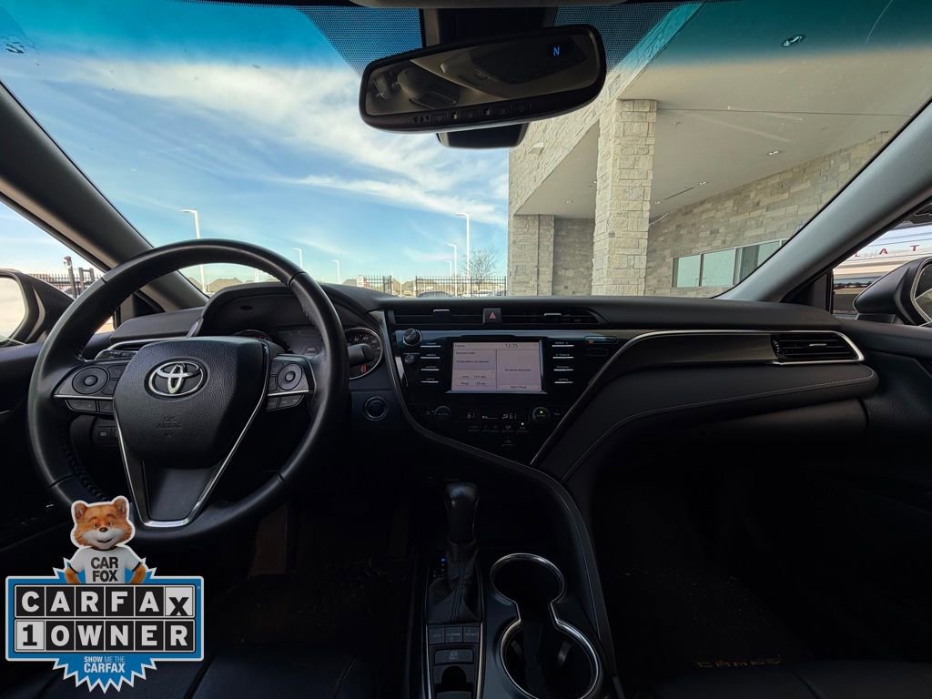 Used 2018 Toyota Camry XSE image 25