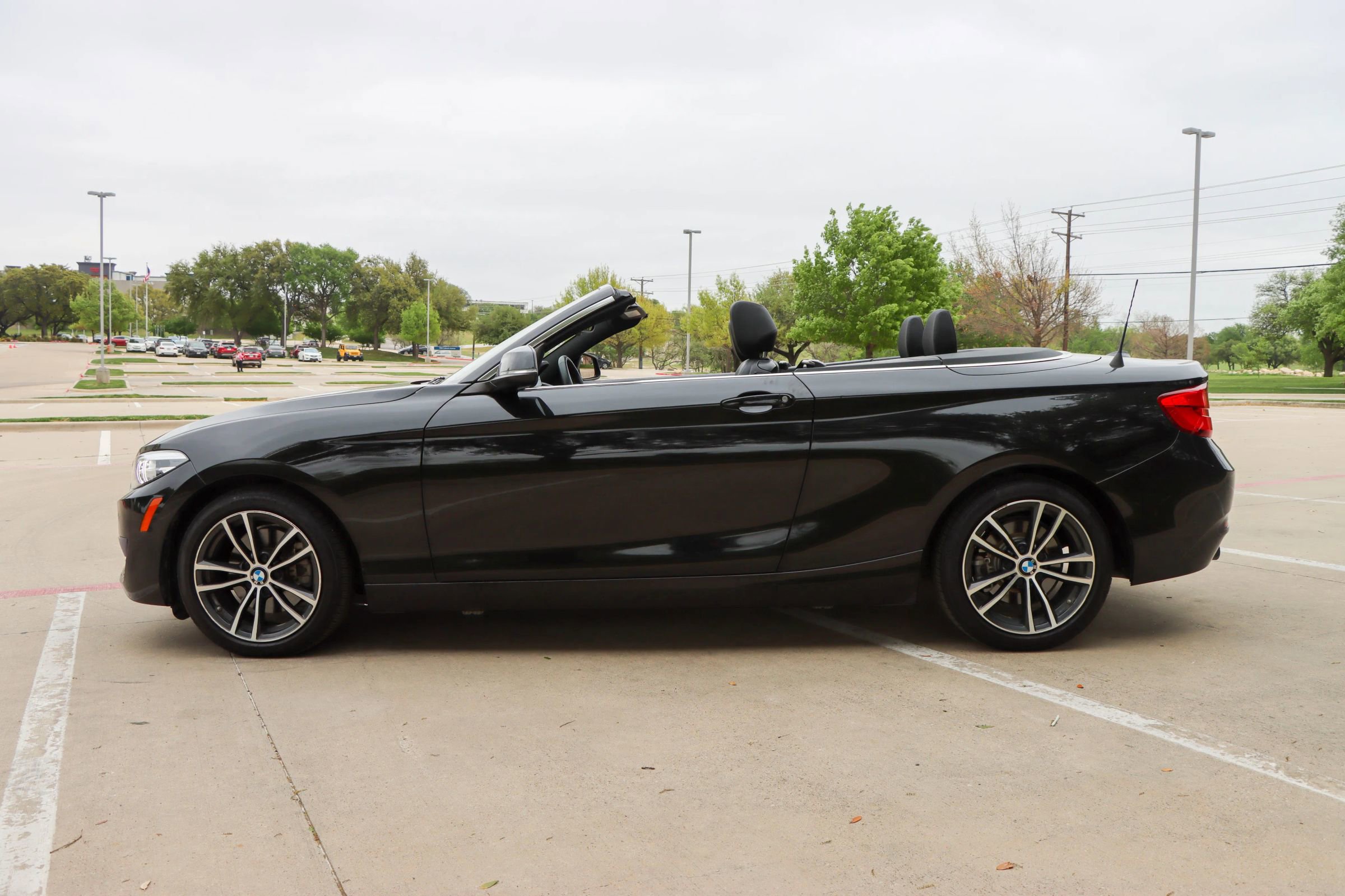 Used 2018 BMW 230i Convertible w/ Premium Package image 4
