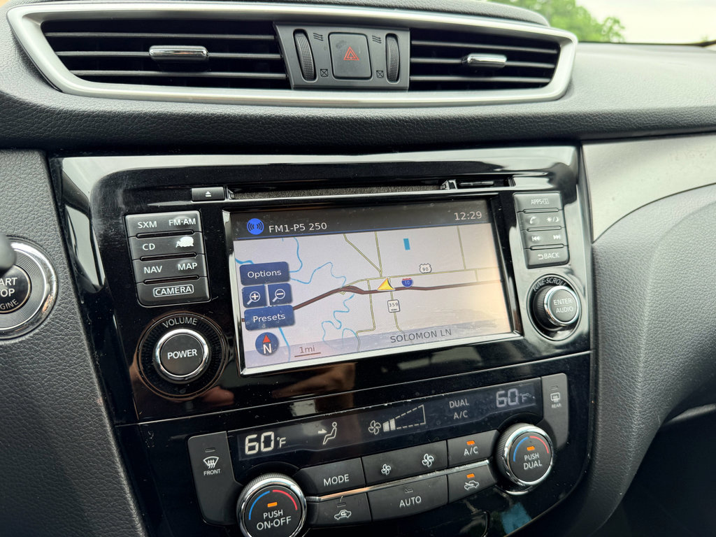 Used 2016 Nissan Rogue SV w/ SV Premium Package FWD image 19