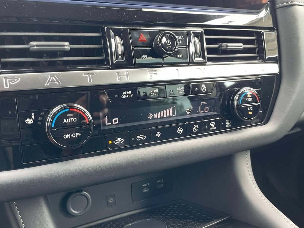 New 2026 Nissan Pathfinder SL FWD image 29