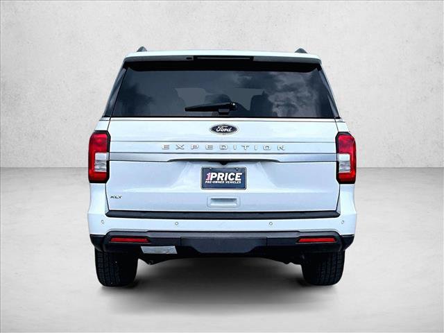 Used 2024 Ford Expedition XLT RWD image 4