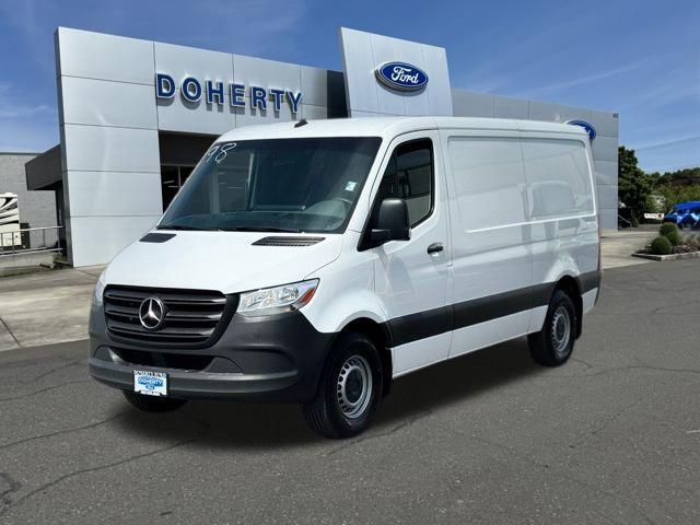Used 2021 Mercedes-Benz Sprinter 2500 image 7