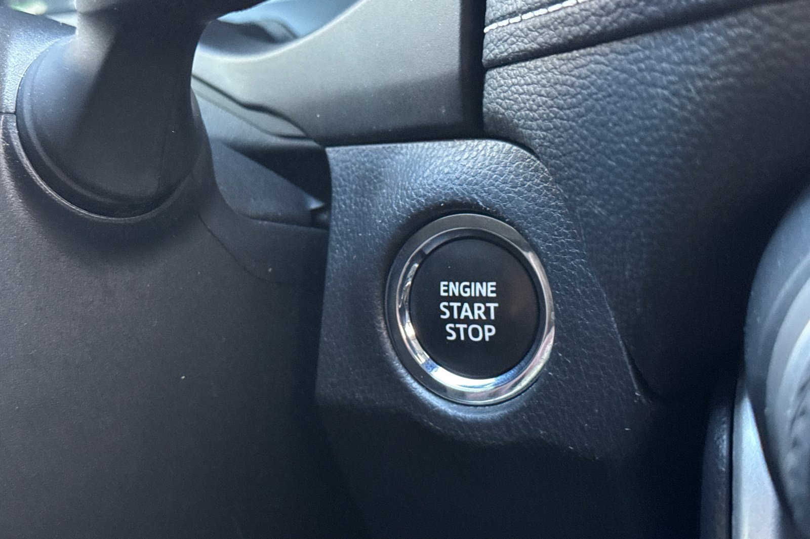 Used 2025 Toyota RAV4 XLE FWD image 17