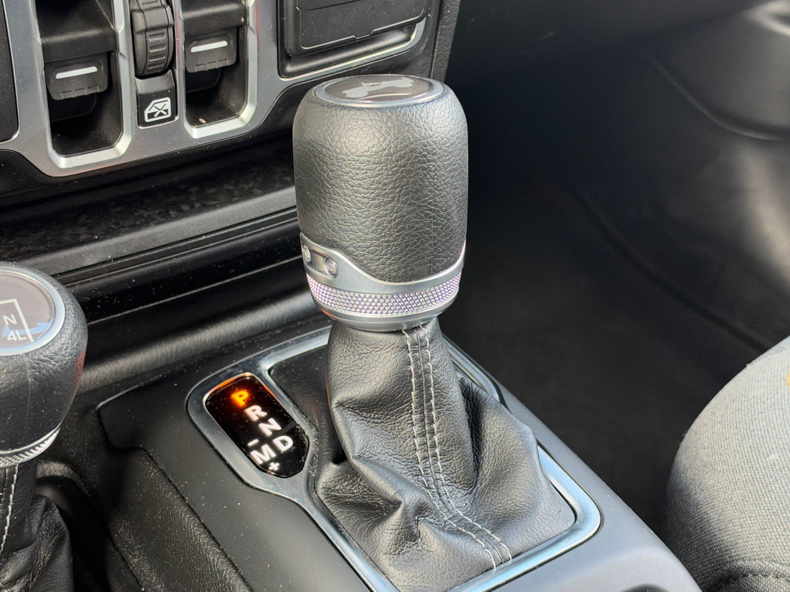 Used 2026 Jeep Wrangler Unlimited Sahara AWD/4WD image 31