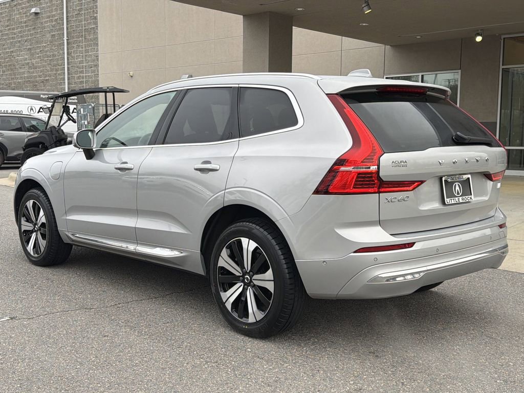 Used 2023 Volvo XC60 T8 Plus image 9