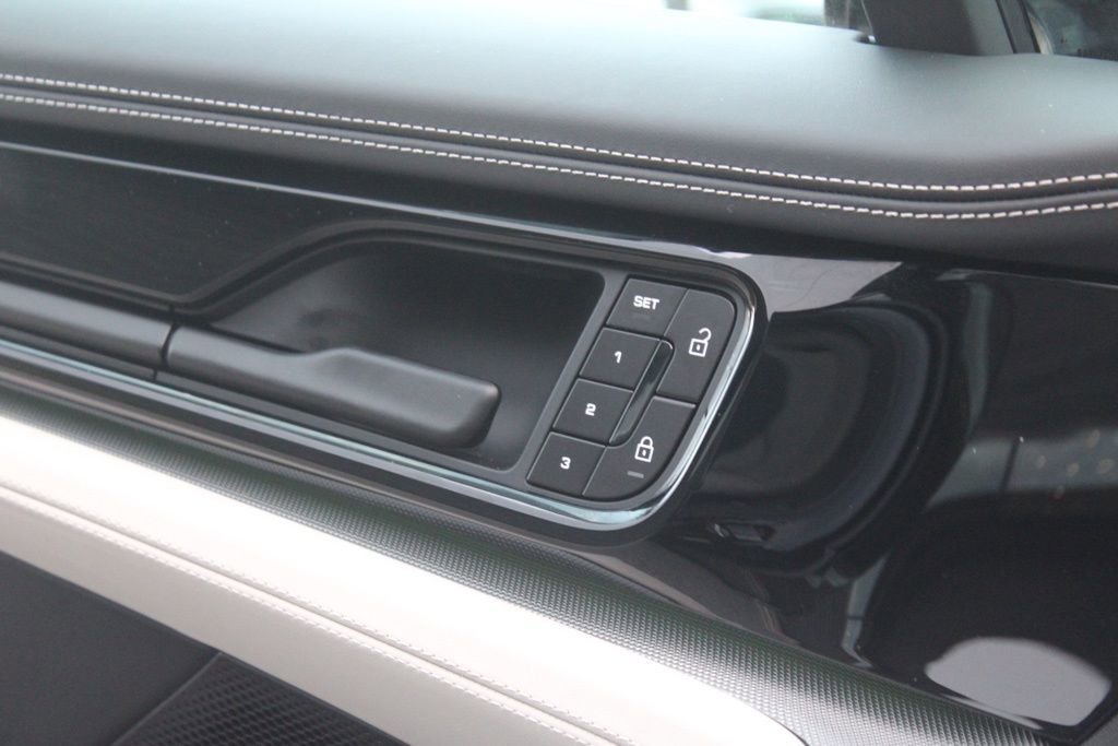 Certified 2025 Porsche Panamera image 18