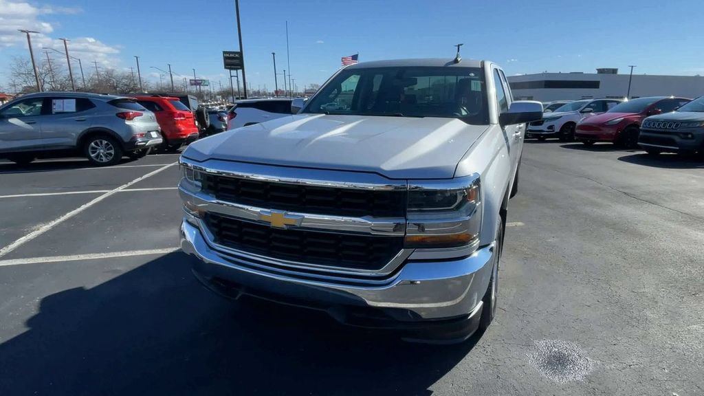 Used 2018 Chevrolet Silverado 1500 LT AWD/4WD image 5