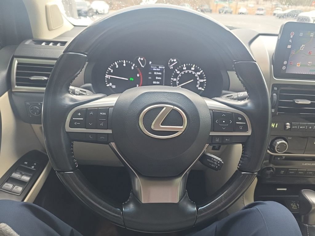 Used 2022 Lexus GX 460 Premium w/ Accessory Package image 18