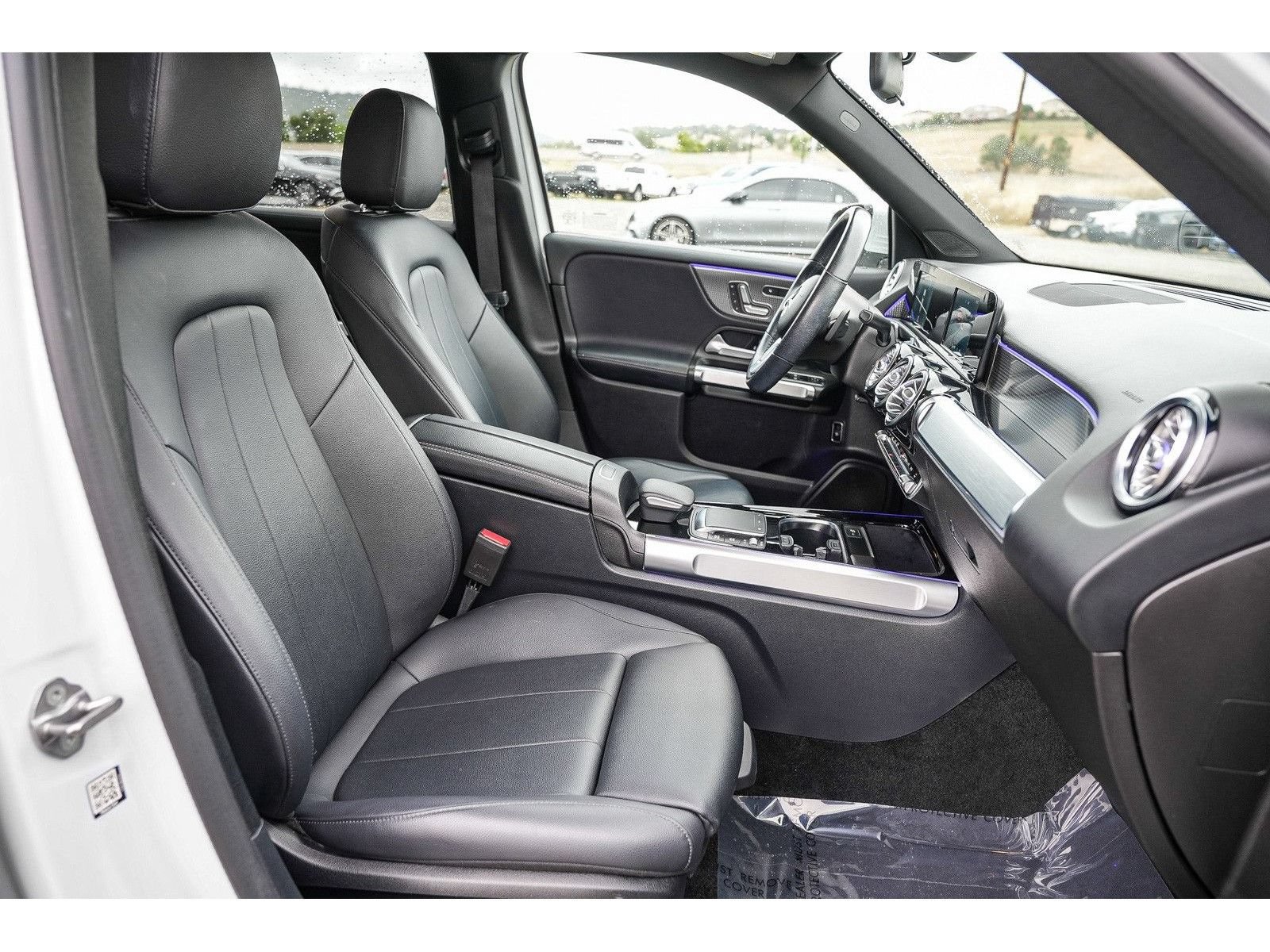 Used 2021 Mercedes-Benz GLB 250 4MATIC image 16