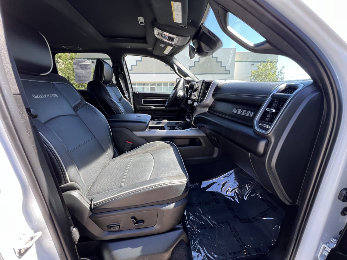 Used 2025 RAM 2500 Laramie AWD/4WD image 12