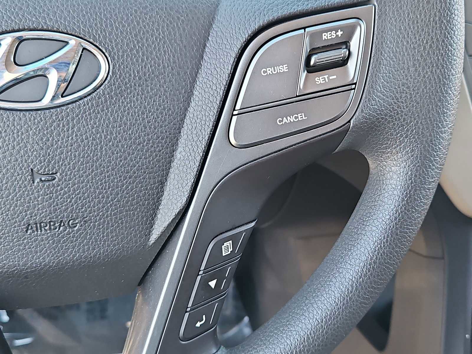 Used 2018 Hyundai Santa Fe Sport w/ 2.4L Value Package 02 image 24