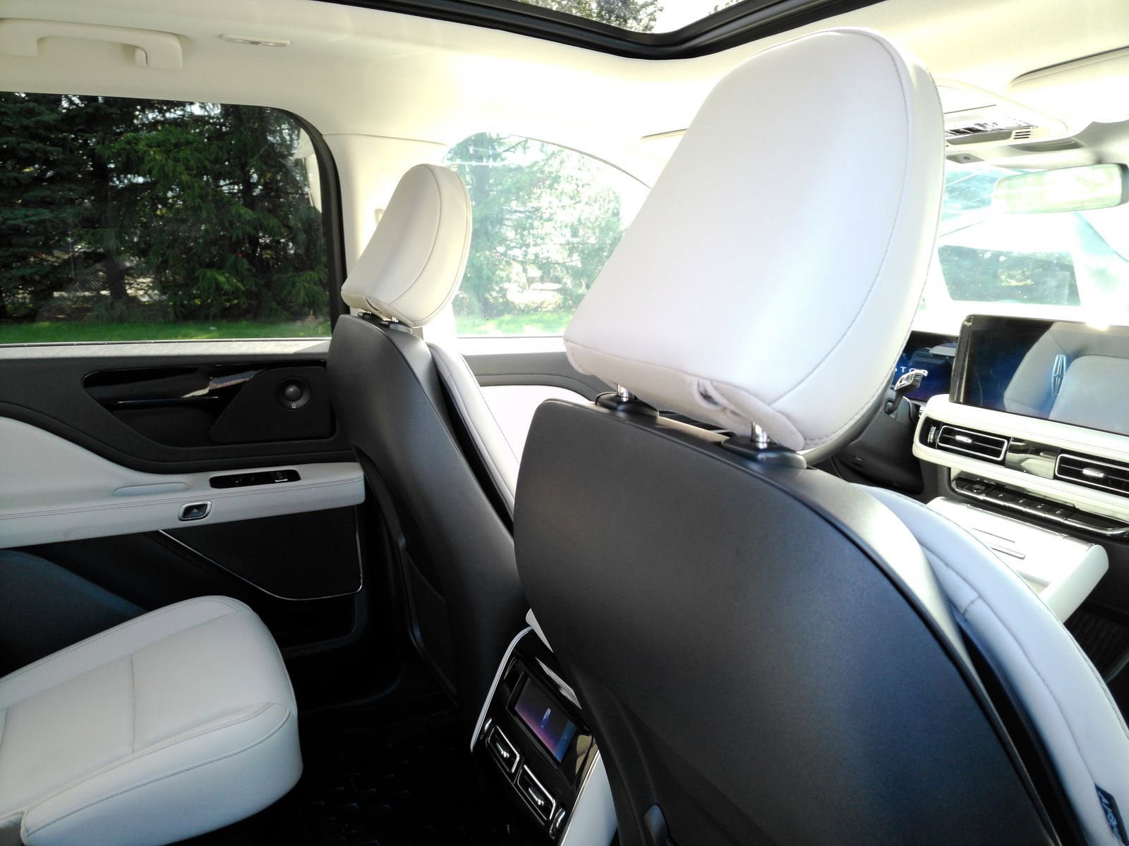 Used 2025 Lincoln Aviator AWD w/ Equipment Group 101A image 21