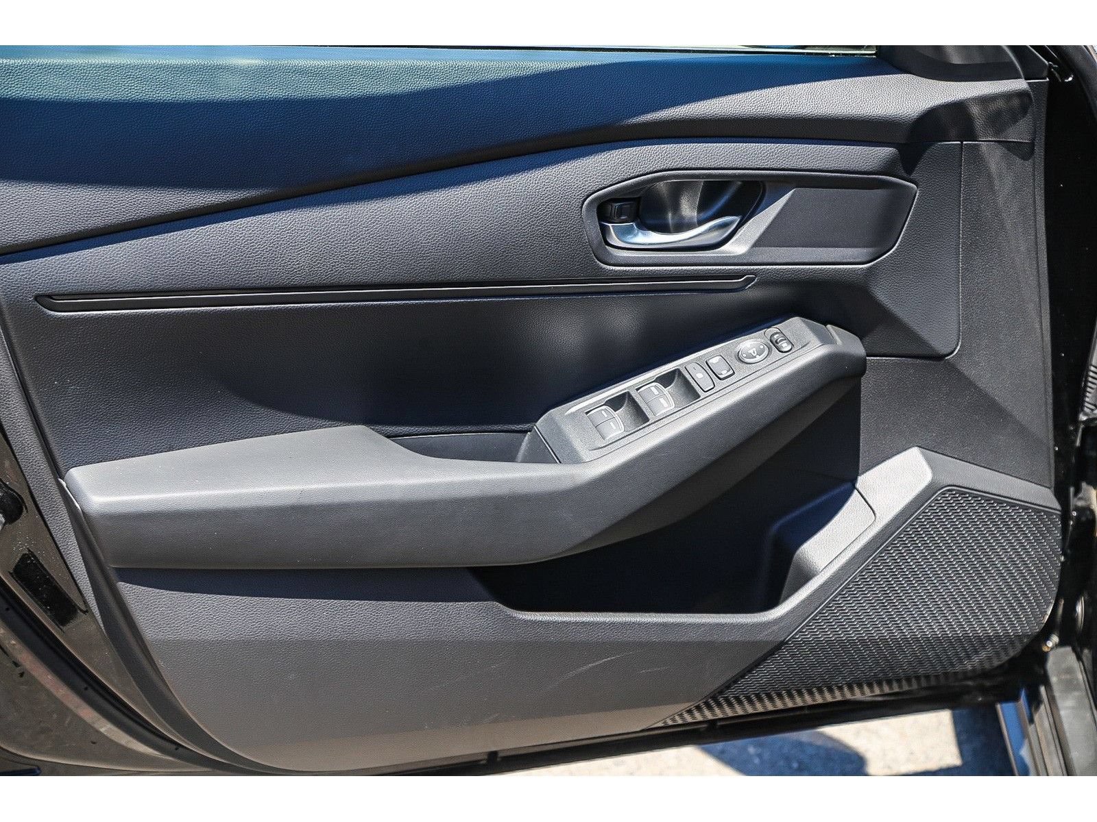 Used 2025 Honda Accord LX image 18