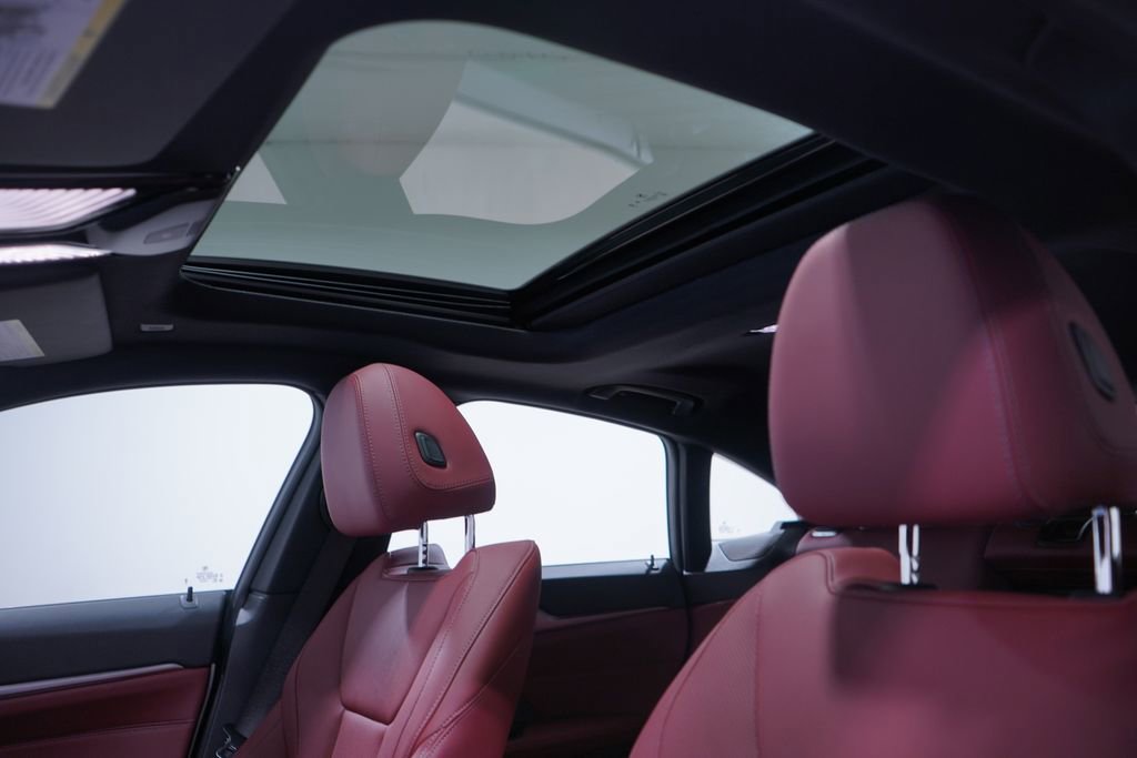 Used 2023 BMW i4 eDrive40 w/ M Sport Package image 8