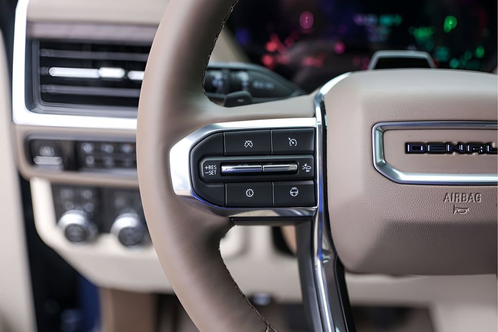 Used 2026 GMC Yukon Denali w/ Denali Reserve Package image 16