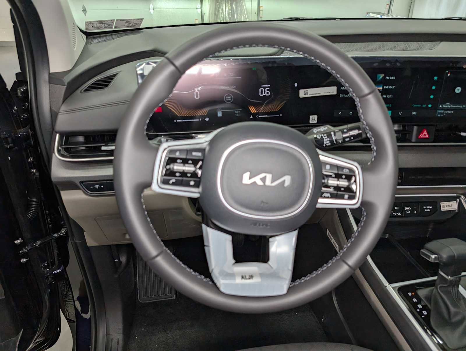 New 2026 Kia Carnival EX image 31