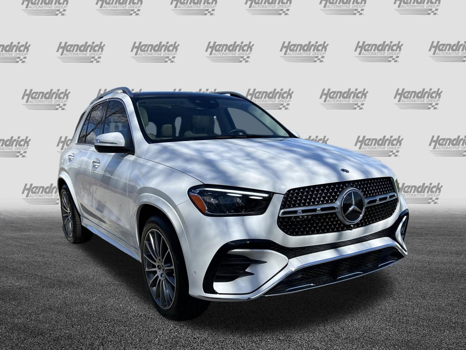 Used 2025 Mercedes-Benz GLE 350 4MATIC image 2