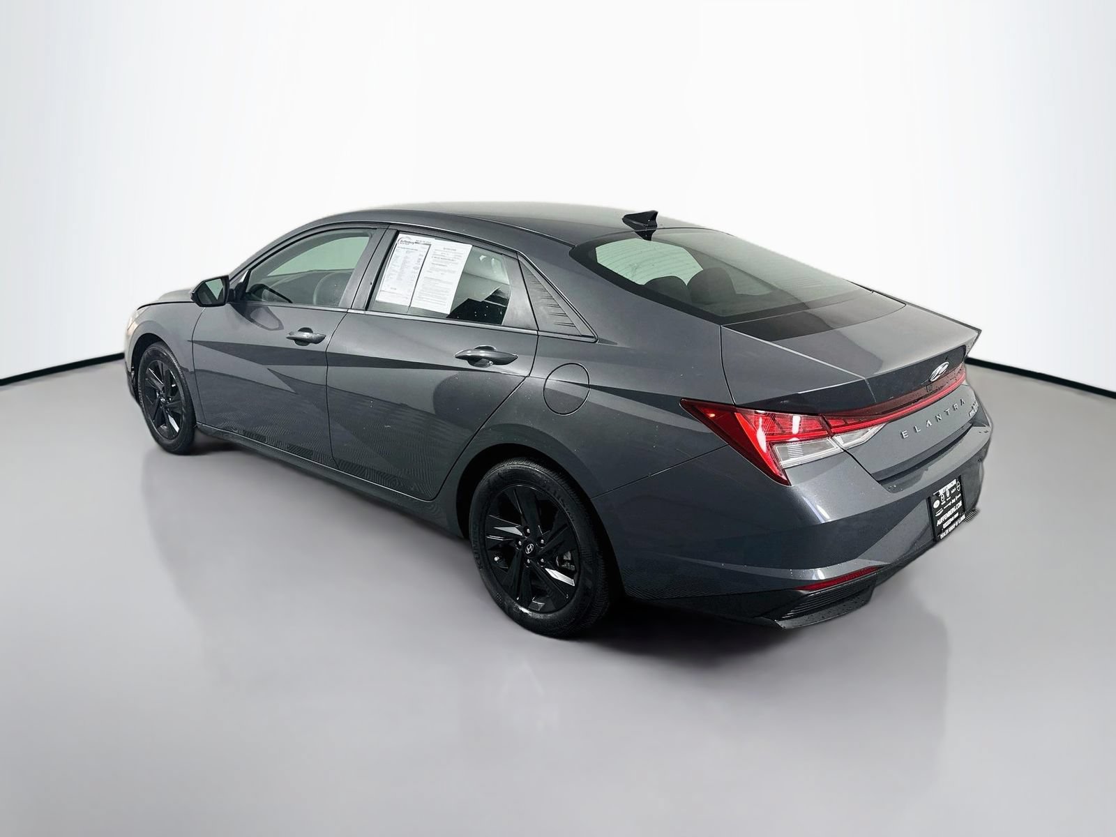Used 2023 Hyundai Elantra Blue FWD image 5