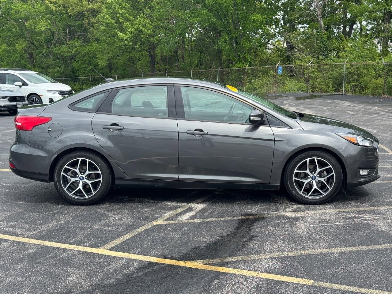 Used 2018 Ford Focus SEL w/ Cold Weather Package FWD image 3
