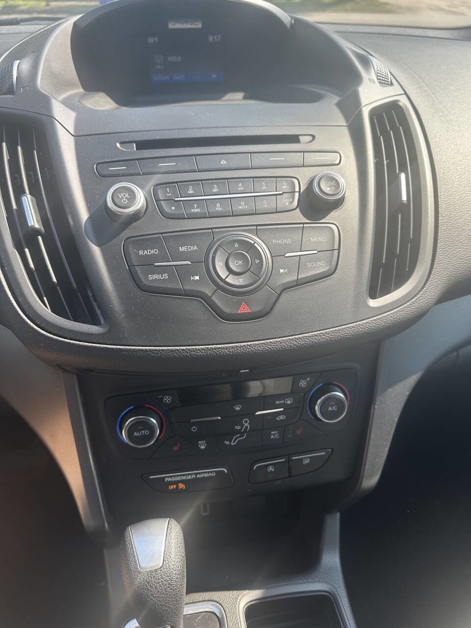 Used 2017 Ford Escape SE image 15