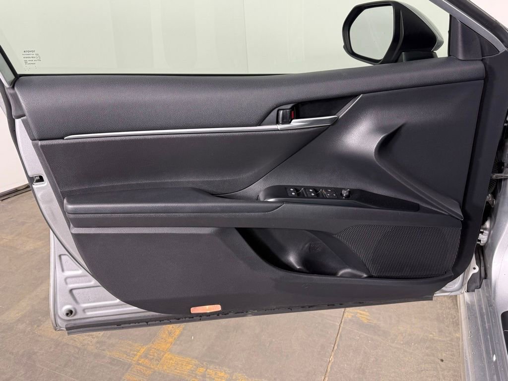 Used 2019 Toyota Camry SE image 18