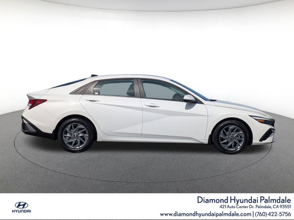 Used 2024 Hyundai Elantra SEL FWD image 24