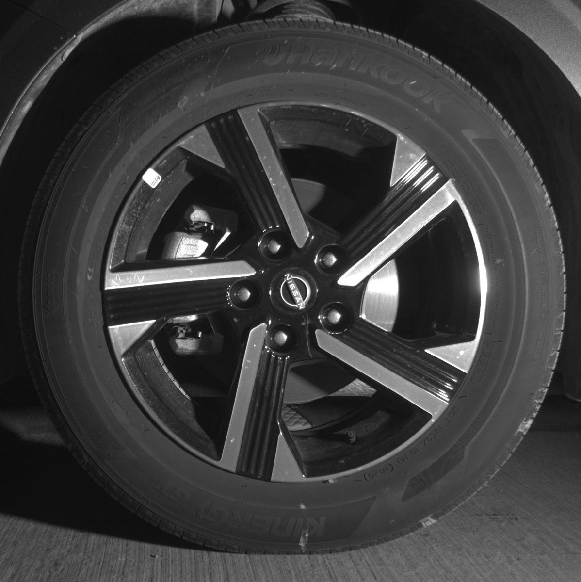 Used 2025 Nissan Sentra SV FWD image 12