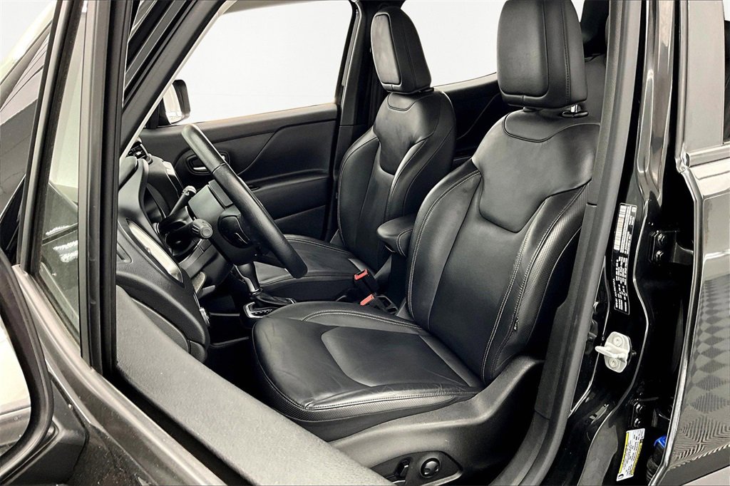 Used 2023 Jeep Renegade Limited image 25