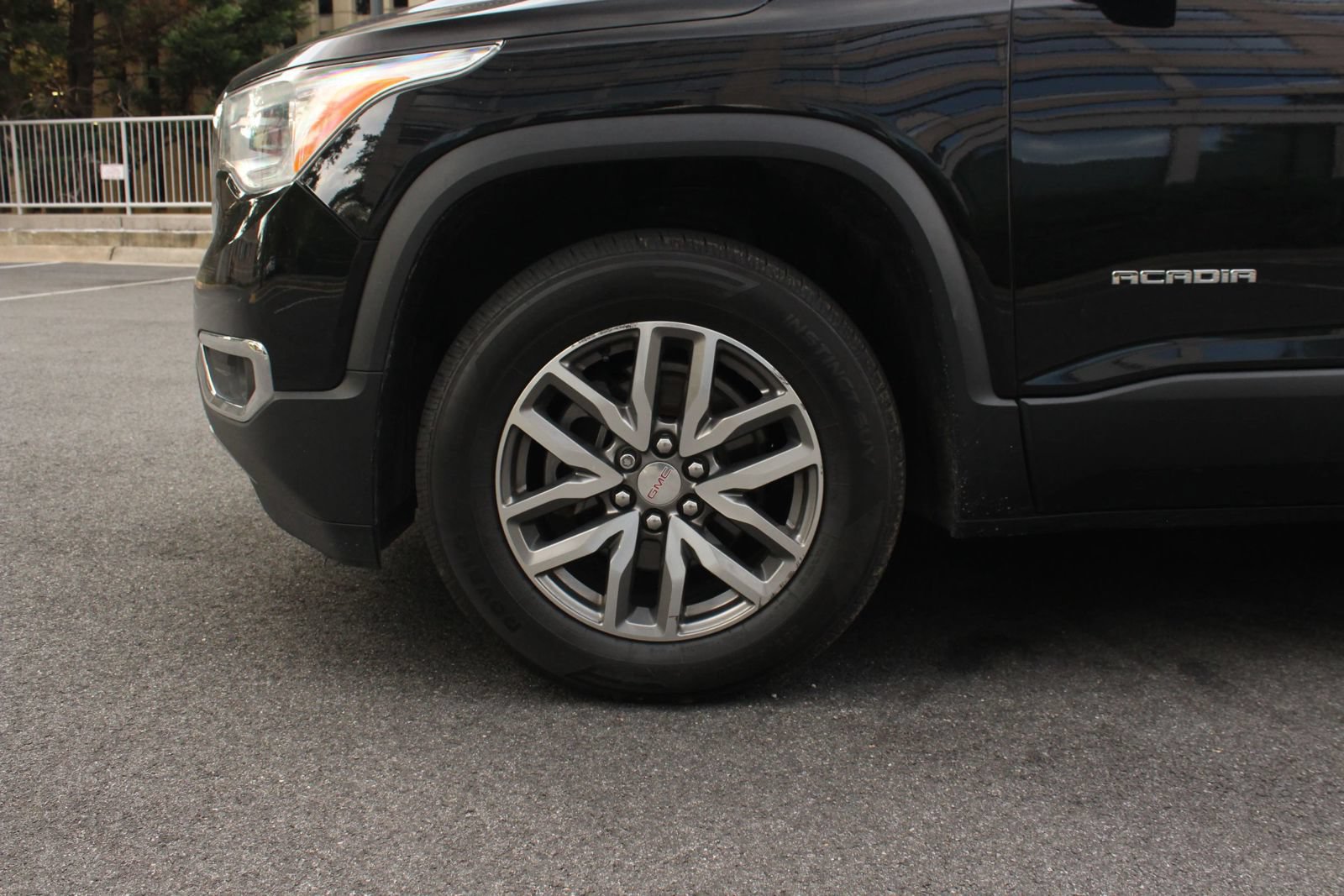 Used 2019 GMC Acadia SLE w/ LPO, Floor Liner Package FWD image 11