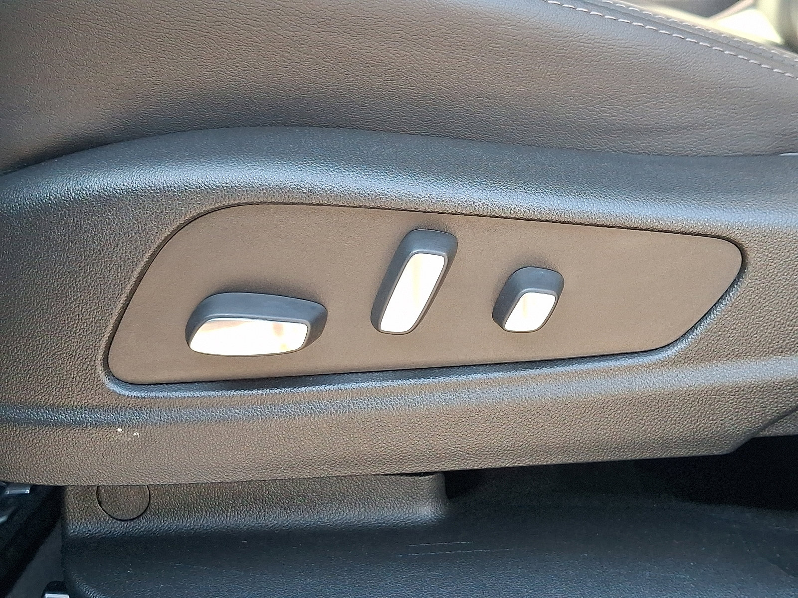 Certified 2023 Cadillac XT5 Premium Luxury image 18