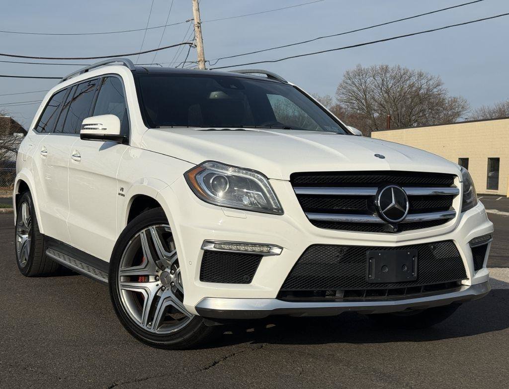 Used 2015 Mercedes-Benz GL 63 AMG 4MATIC image 2