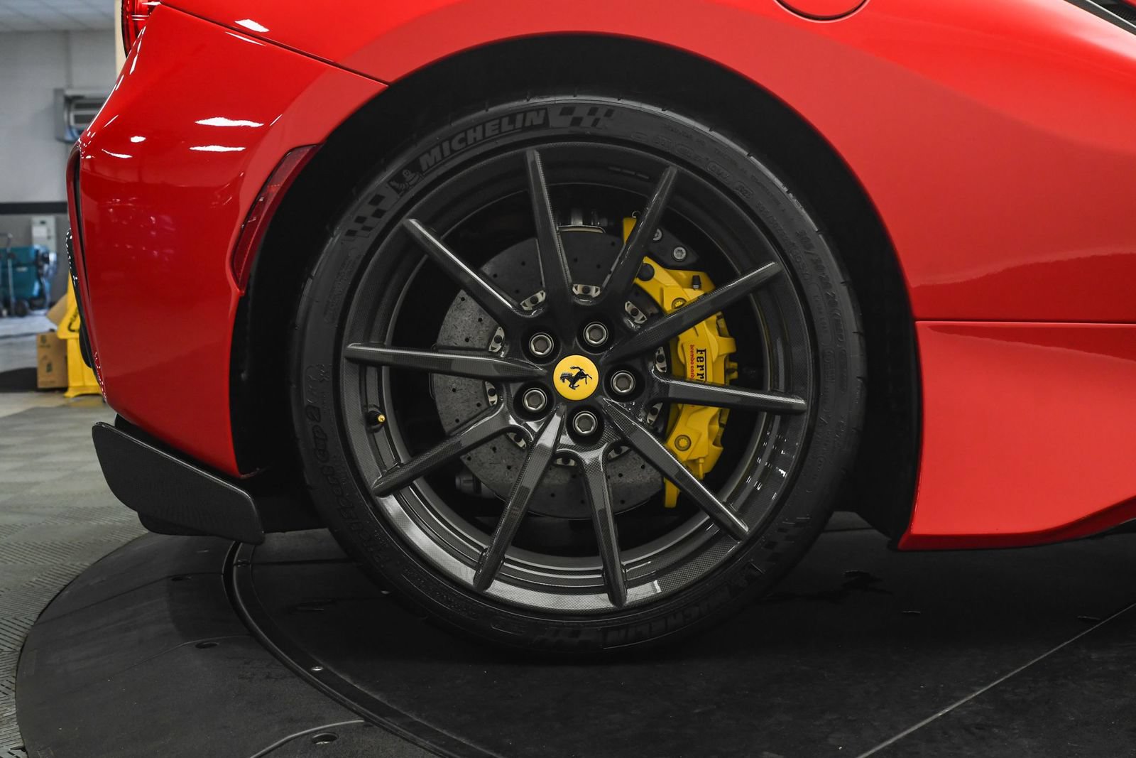 Used 2020 Ferrari 488 Pista Coupe RWD image 25