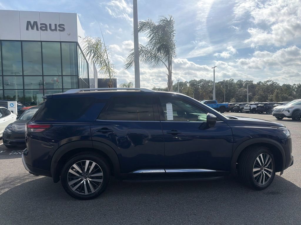 Used 2022 Nissan Pathfinder Platinum w/ Cargo Package image 10