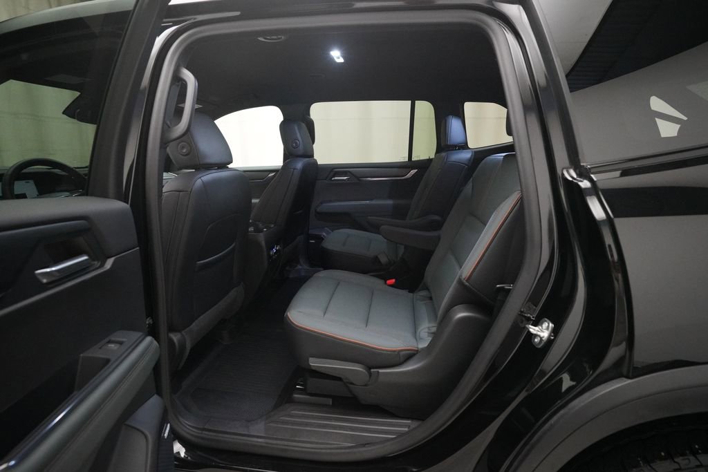 Used 2024 GMC Acadia AT4 w/ Luxury Package AWD/4WD image 16