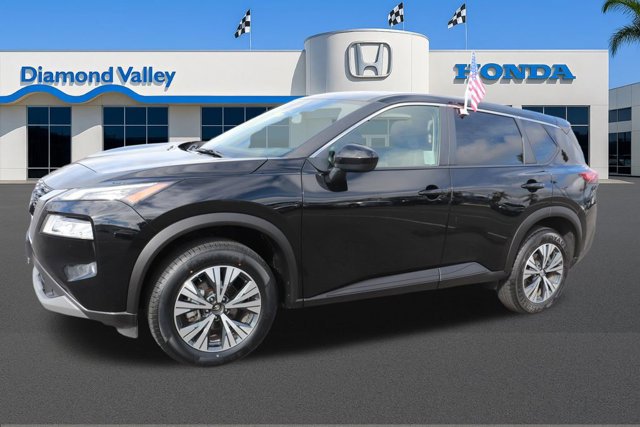 Used 2023 Nissan Rogue SV image 3