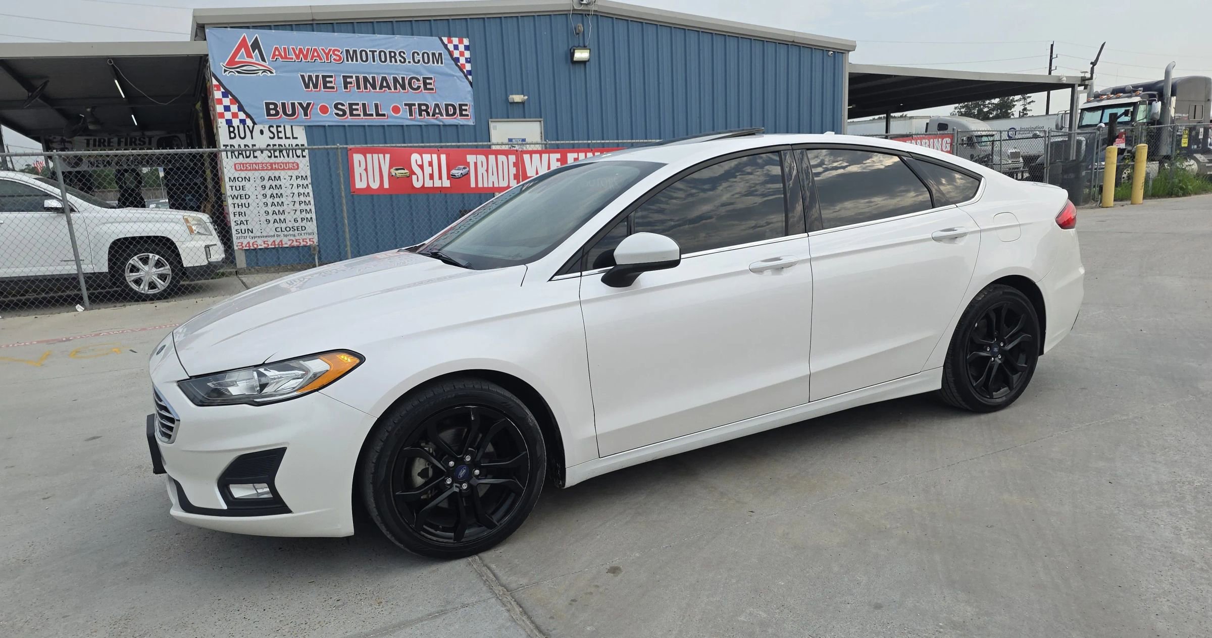 Used 2020 Ford Fusion SE w/ Equipment Group 151A FWD image 1